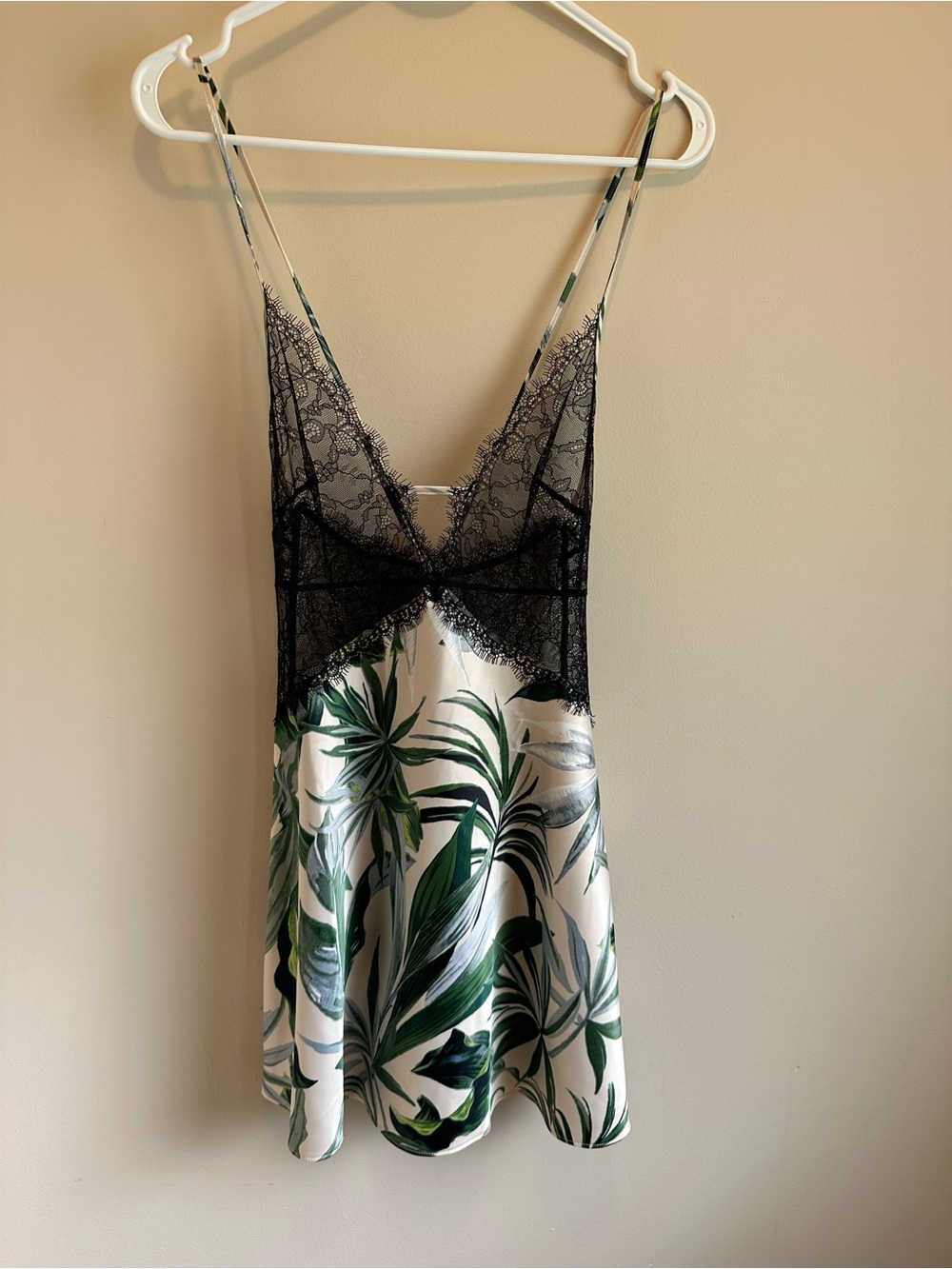 NWT Victoria’s Secret Woman’s S Tropical Palm Print‎ Satin Lace Chemise Slip